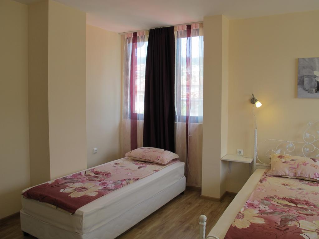 Guest House & Bistro Lefterova 科泰尔 外观 照片